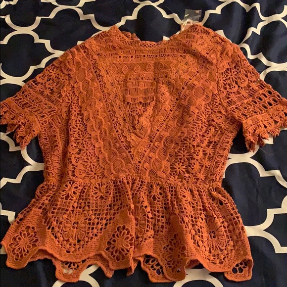 Lace top - Picture 2 of 3